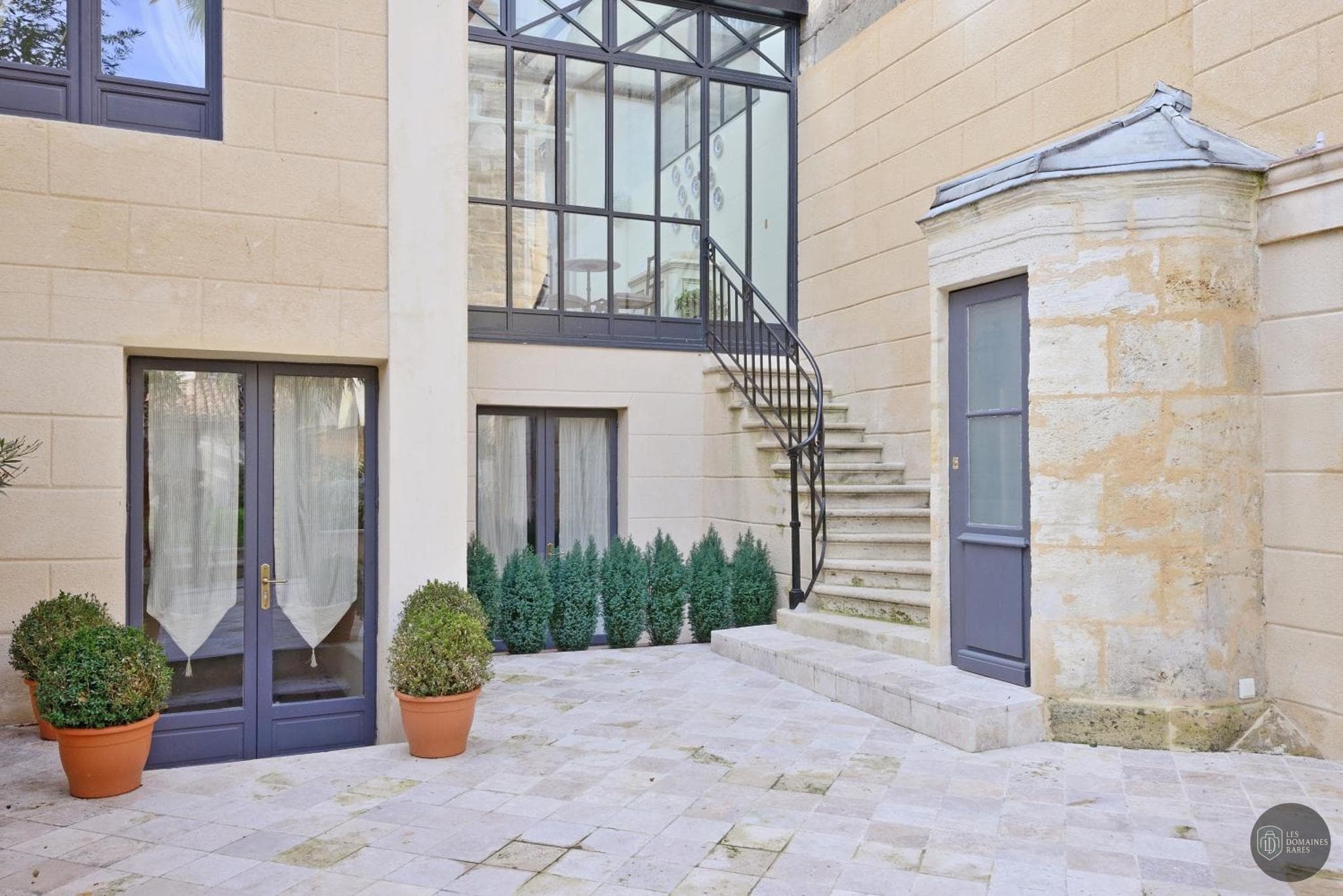 Vue extérieure de la villa Villa Victor Louis à Bordeaux en Nouvelle-Aquitaine