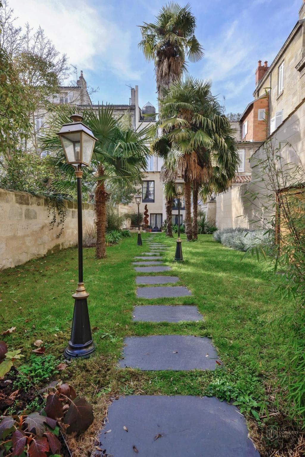 Vue extérieure de la villa Villa Victor Louis à Bordeaux en Nouvelle-Aquitaine