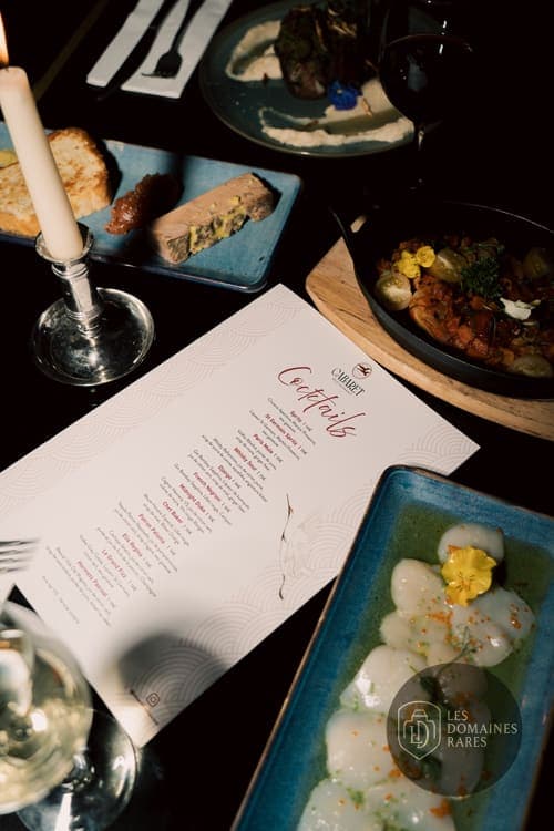 Menu cocktails et plats gastronomiques