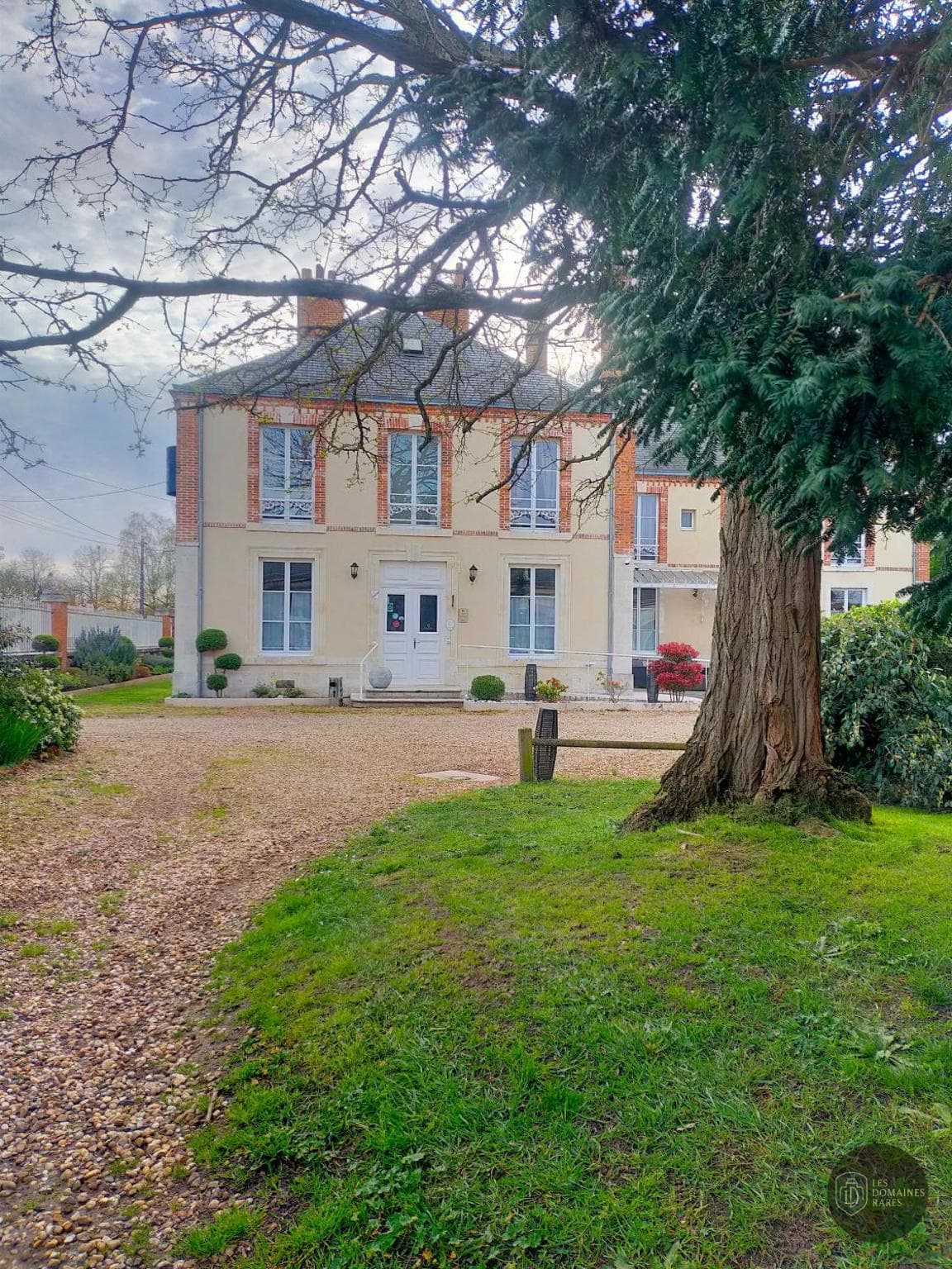 Vue extérieure de la villa Villa des Bordes en Centre-Val de Loire