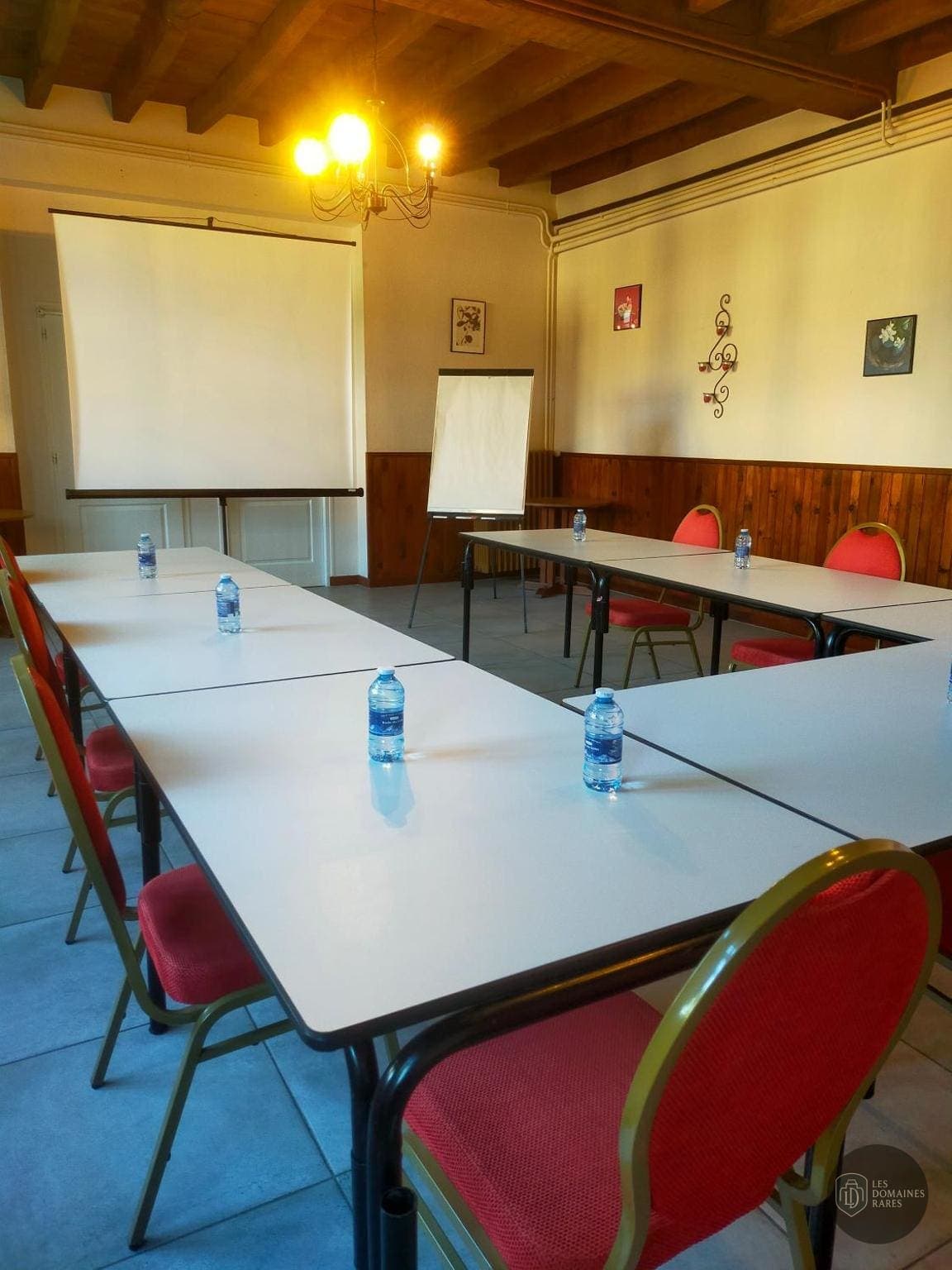 Salle de réunion 1 de la villa Villa des Bordes en Centre-Val de Loire