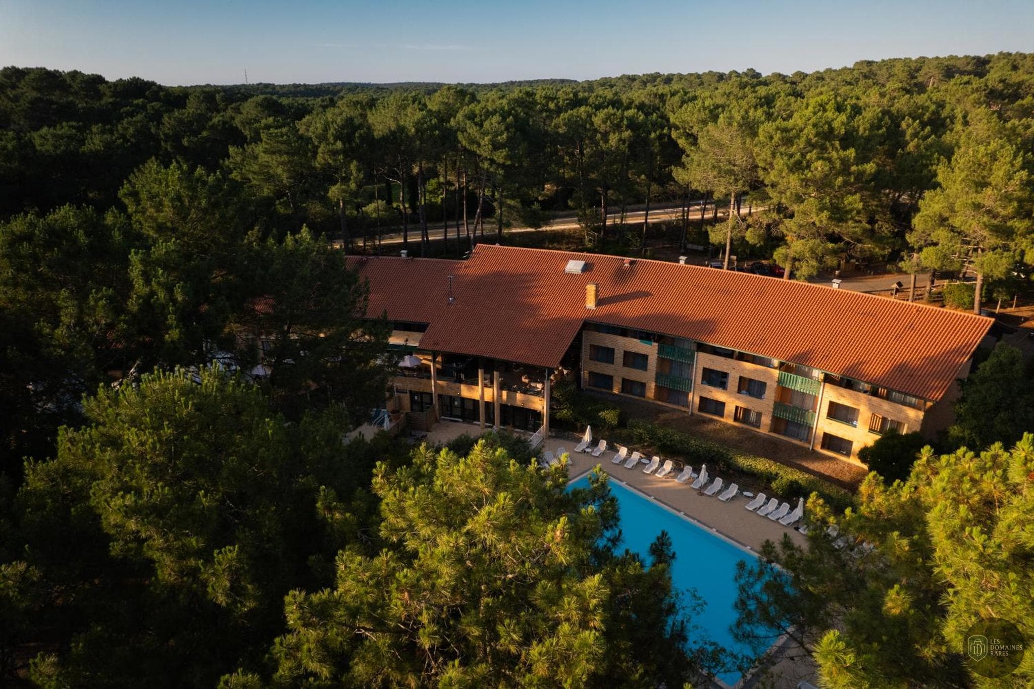 Vue extérieure de l'hôtel Vitalparc à Lacanau en Nouvelle-Aquitaine