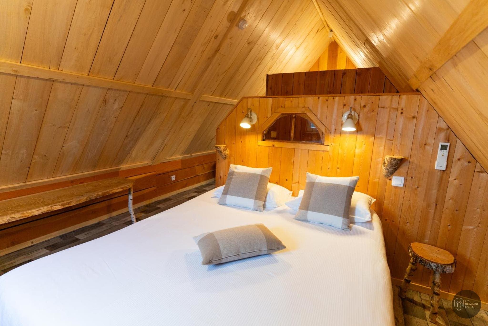 Chambre du lodge Volca Lodges en Auvergne-Rhône-Alpes - séminaire olby, france
