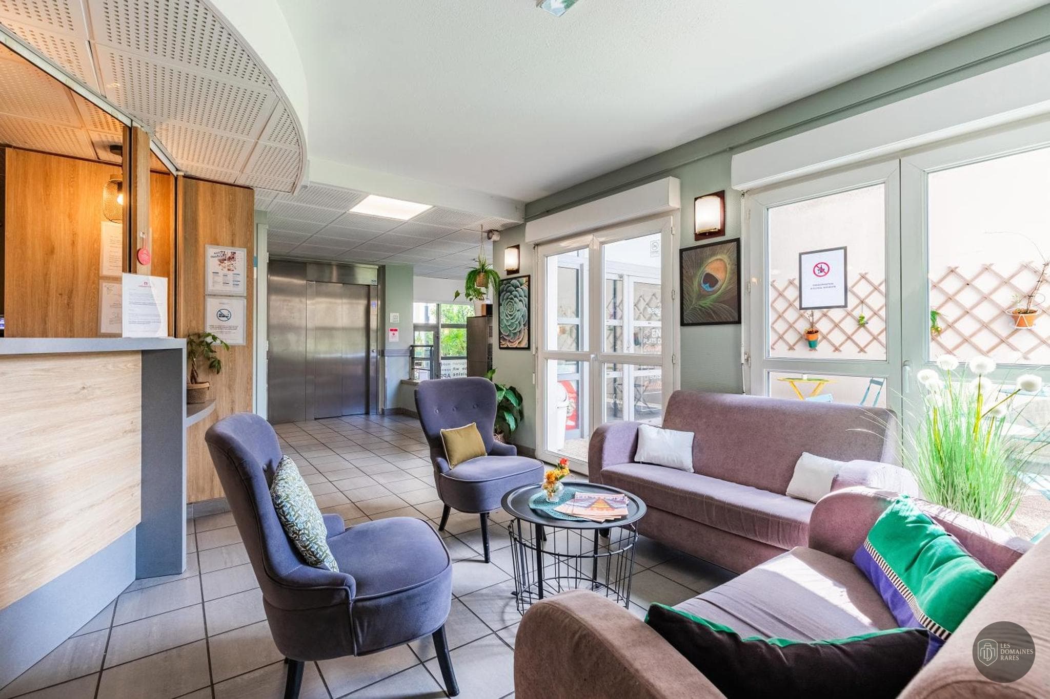Espace intérieur du cabaret événementiel Voulez-Vous Lyon à Anse en Auvergne-Rhône-Alpes