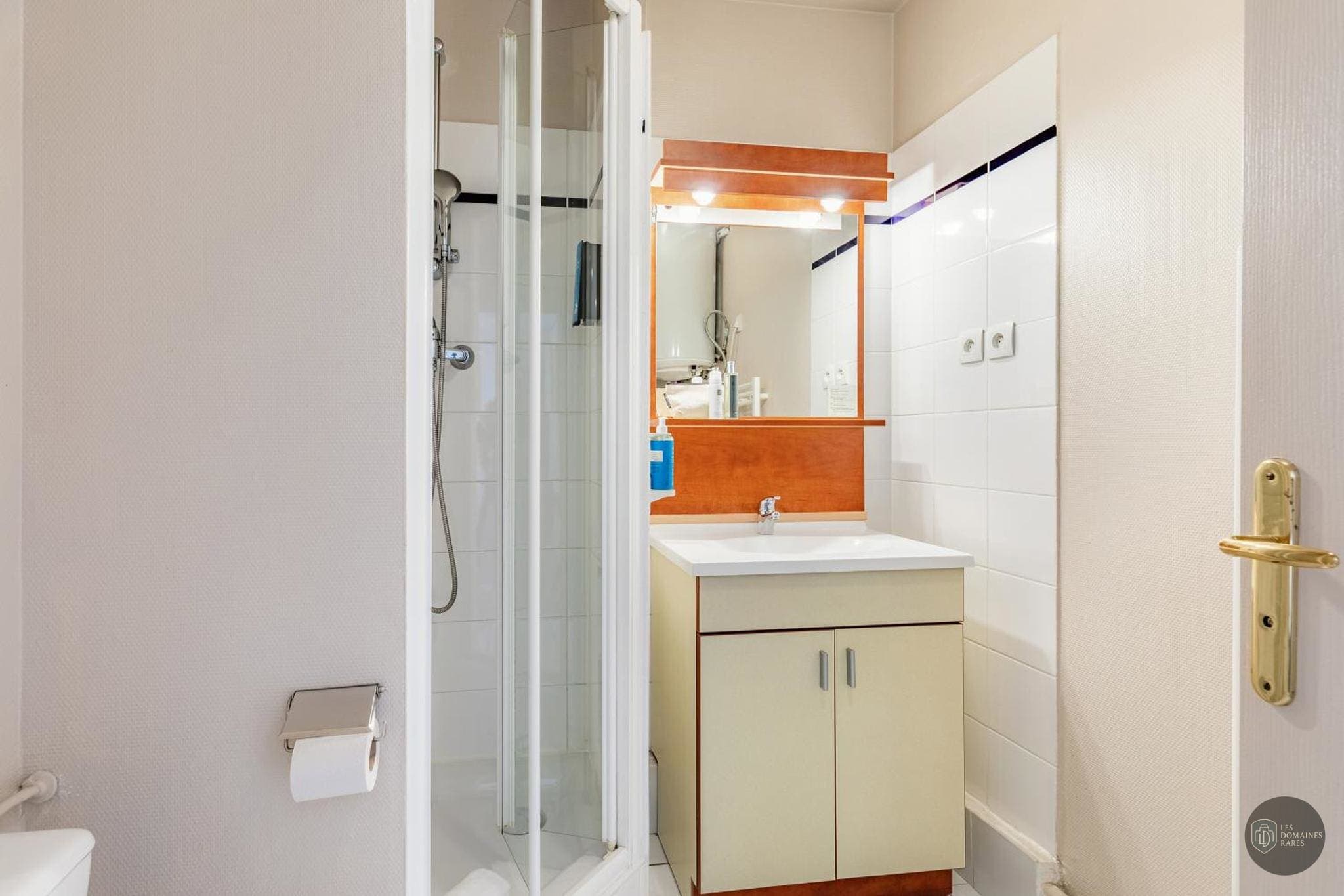 Salle de bain du cabaret événementiel Voulez-Vous Lyon à Anse en Auvergne-Rhône-Alpes