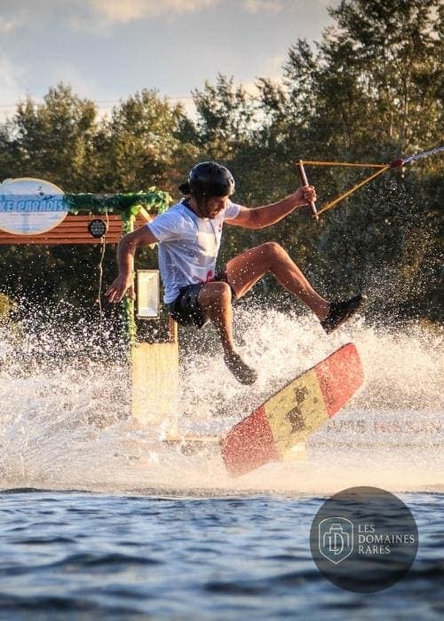 Piscine et activités du lieu Wake Paradise à Spay en Pays de la Loire