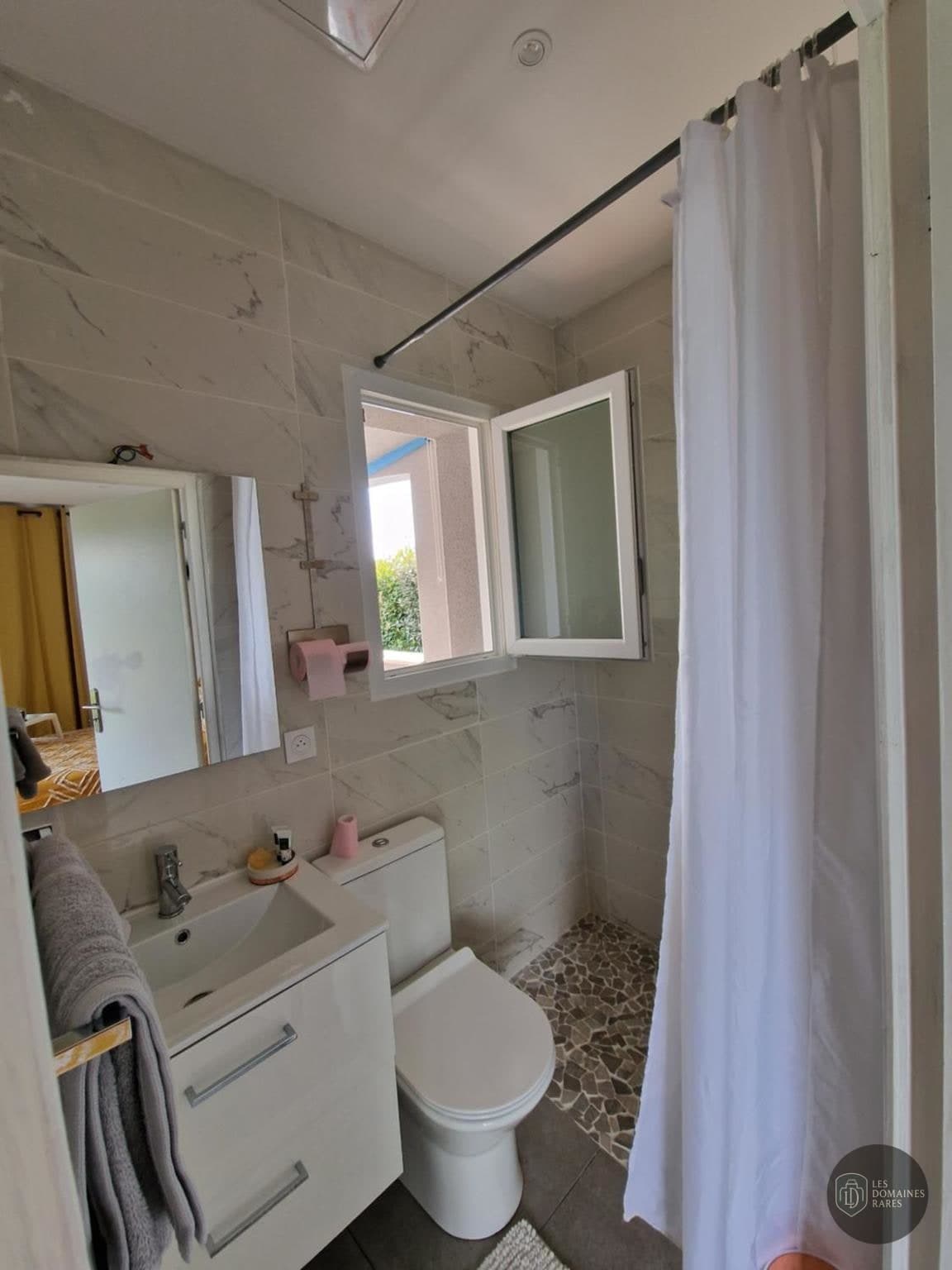 Salle de bain du parc d'attractions Walygator Sud Ouest à Roquefort en Nouvelle-Aquitaine