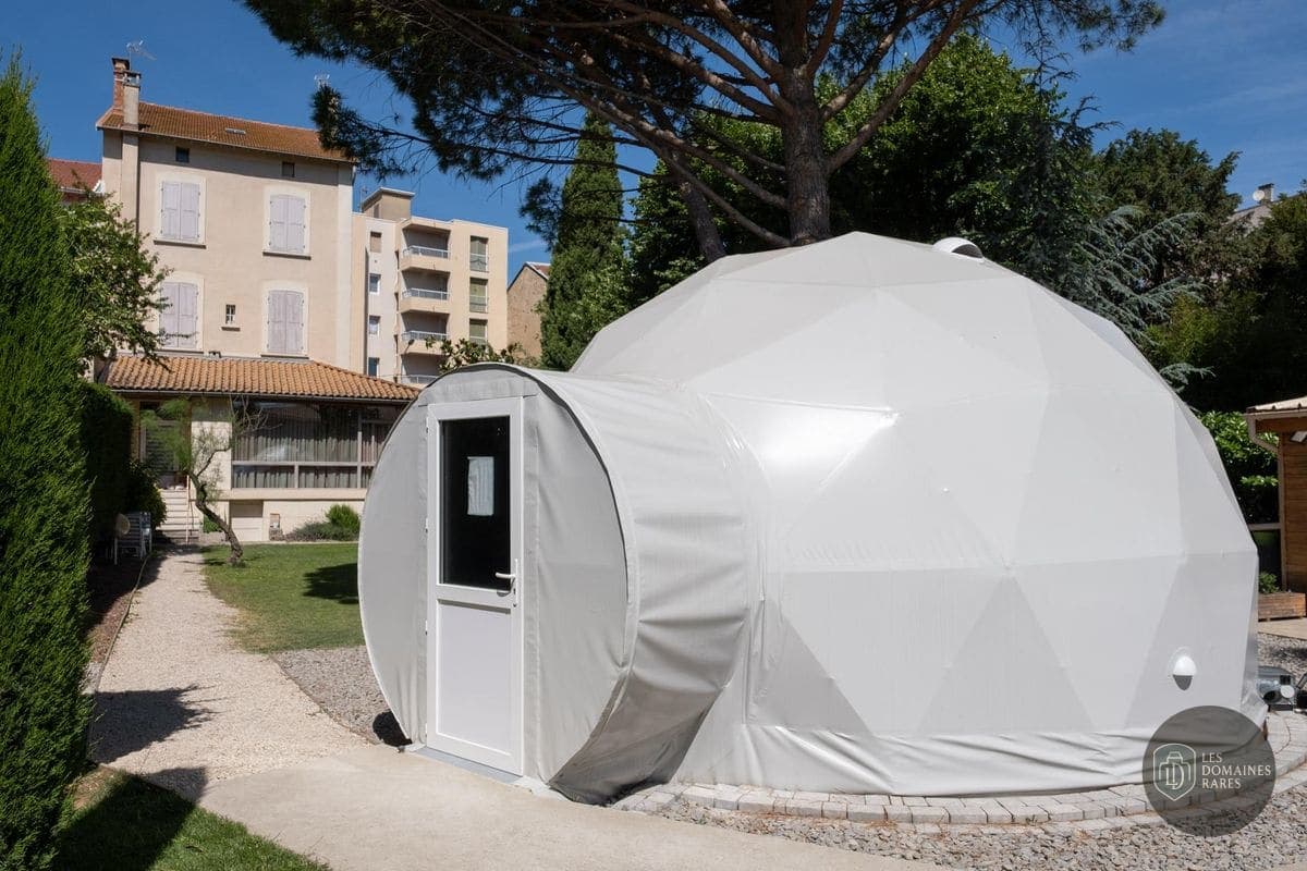 Vue extérieure de l'espace de coworking Work'In Bulle en Auvergne-Rhône-Alpes