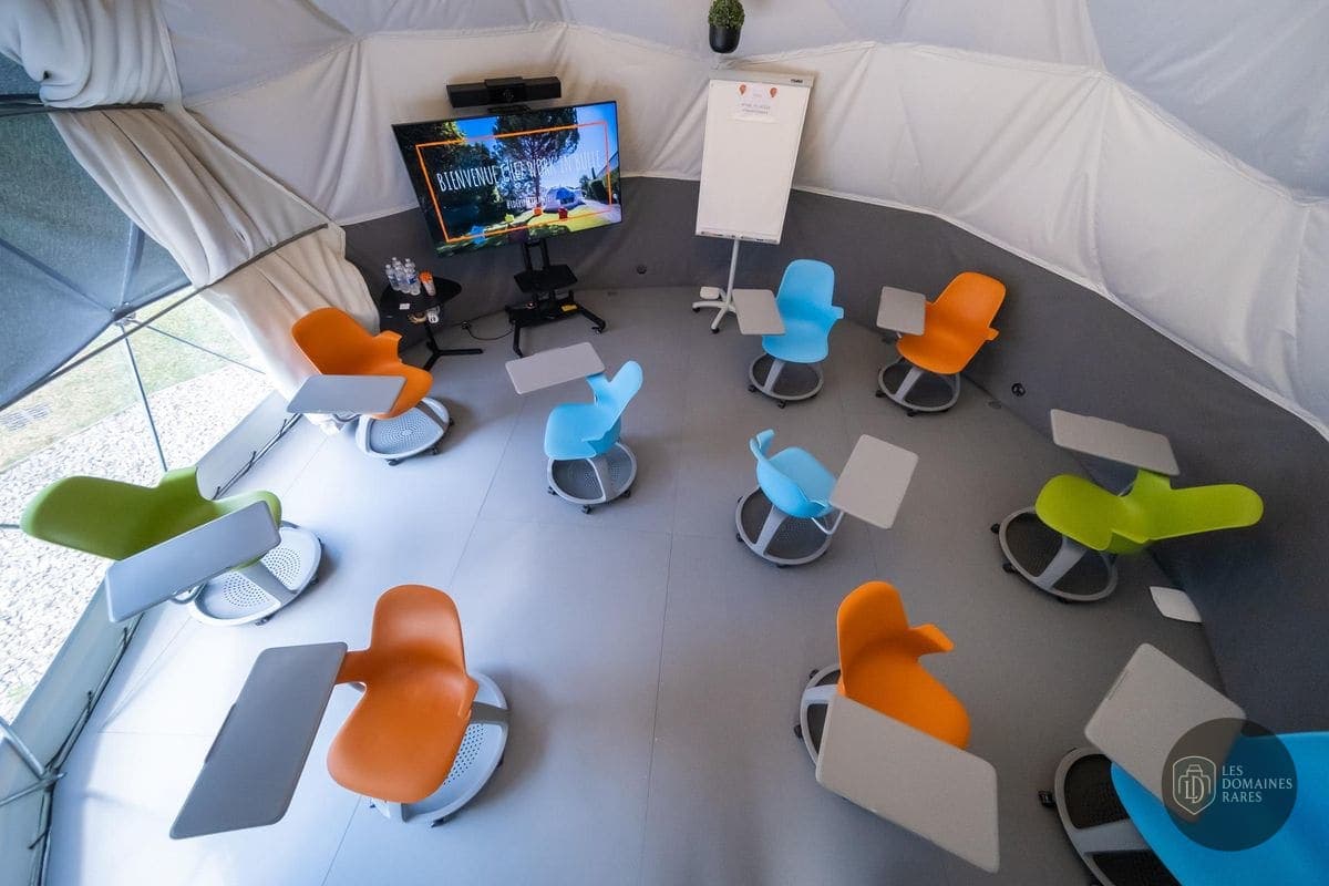 Salle de réunion 1 de l'espace de coworking Work'In Bulle en Auvergne-Rhône-Alpes