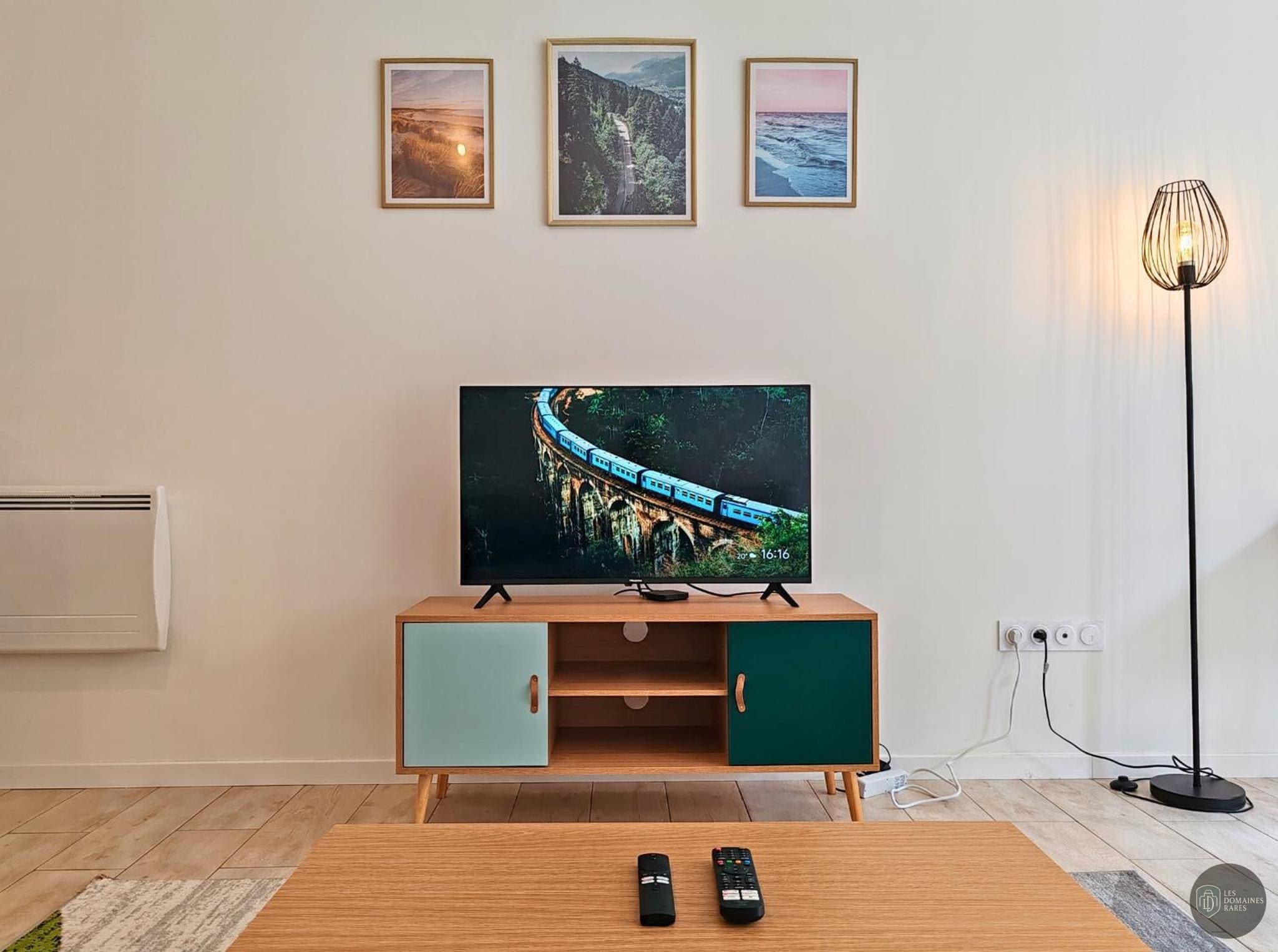 Work and Wall — Extérieur