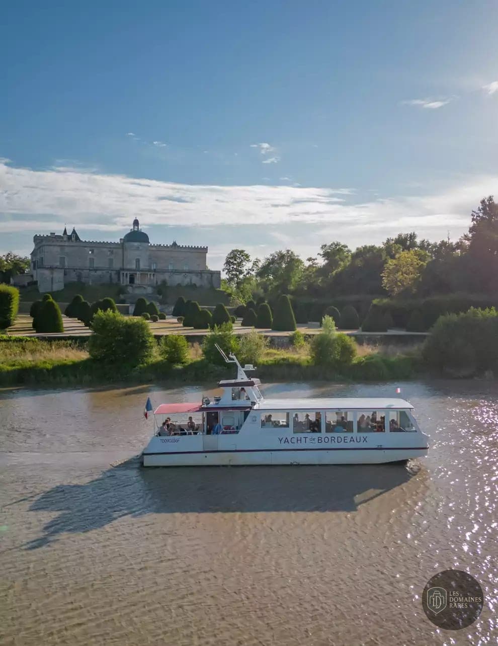 Vue extérieure du bateau Yacht de Bordeaux en Nouvelle-Aquitaine