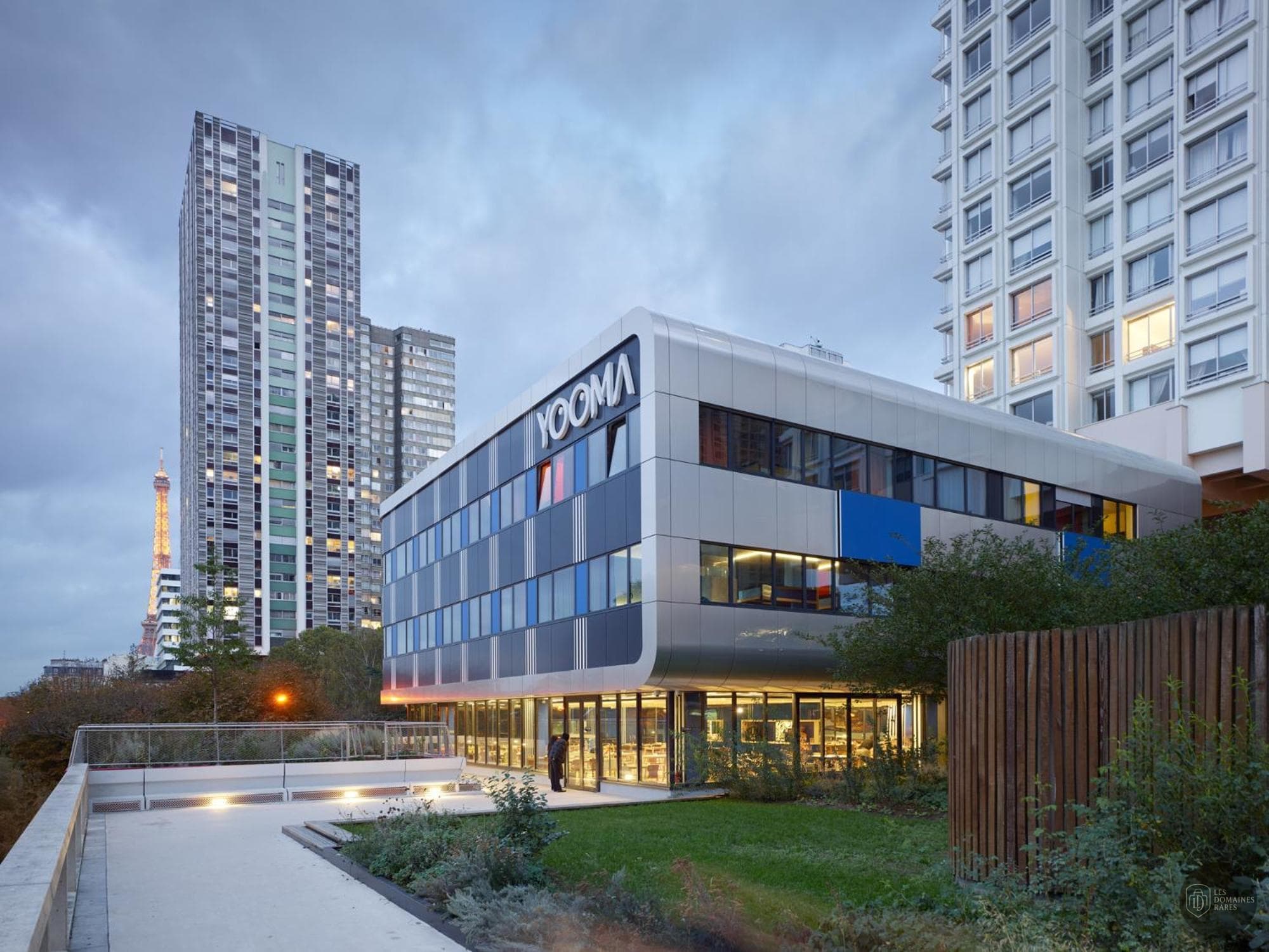 Vue extérieure de l'hôtel Yooma Urban Lodge à Paris en Île-de-France