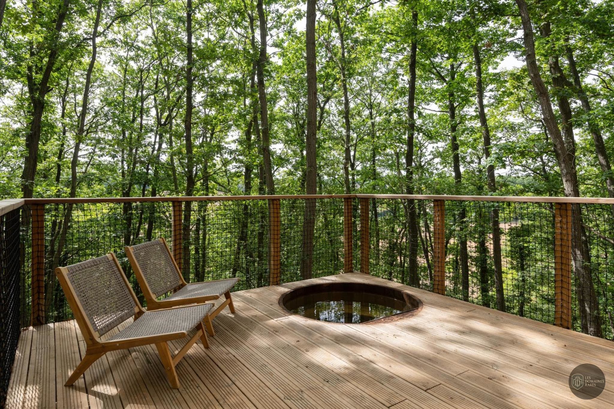 Vue extérieure du lodge Youza Ecolodge à Ménilles en Normandie