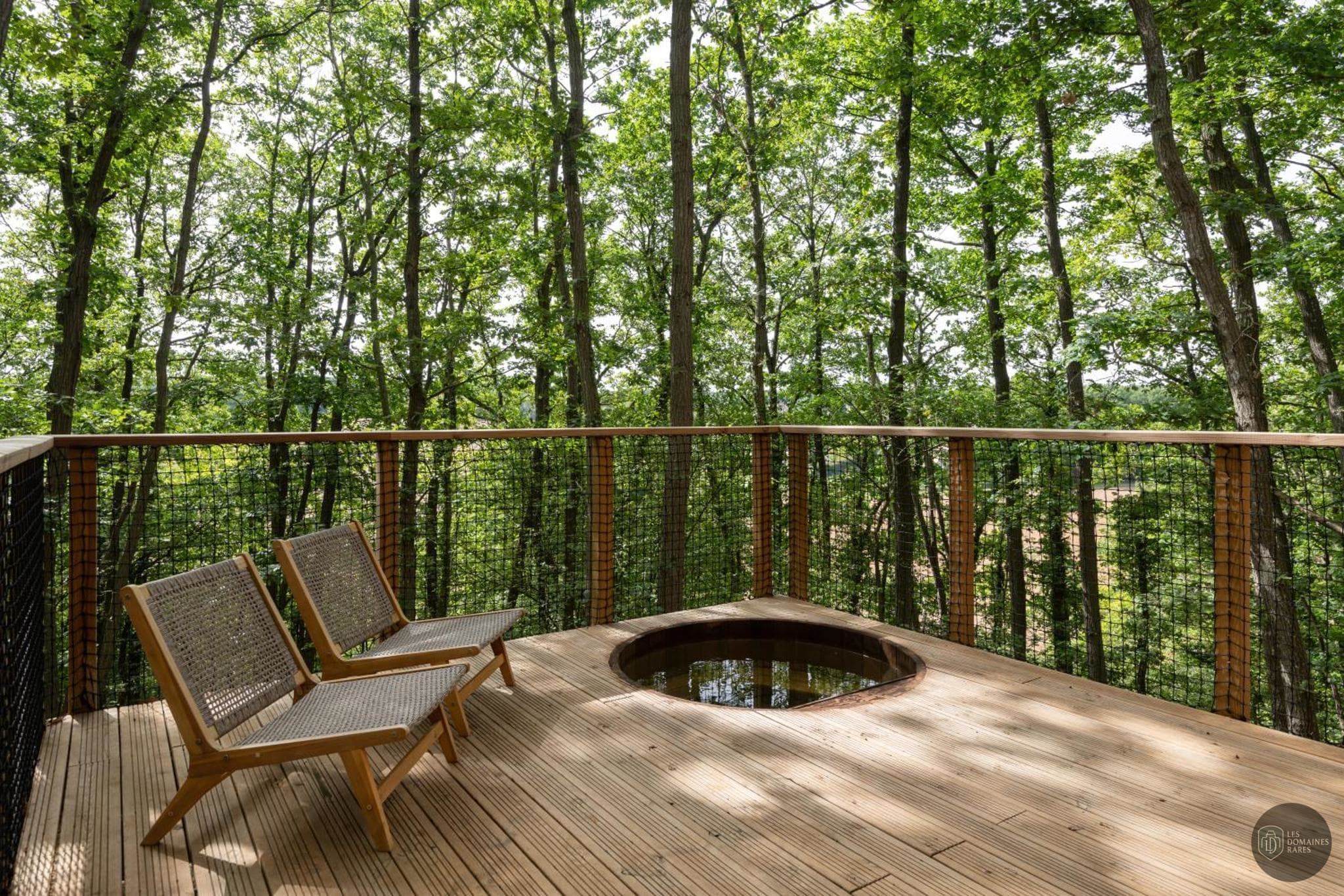Vue extérieure du lodge Youza Ecolodge à Ménilles en Normandie