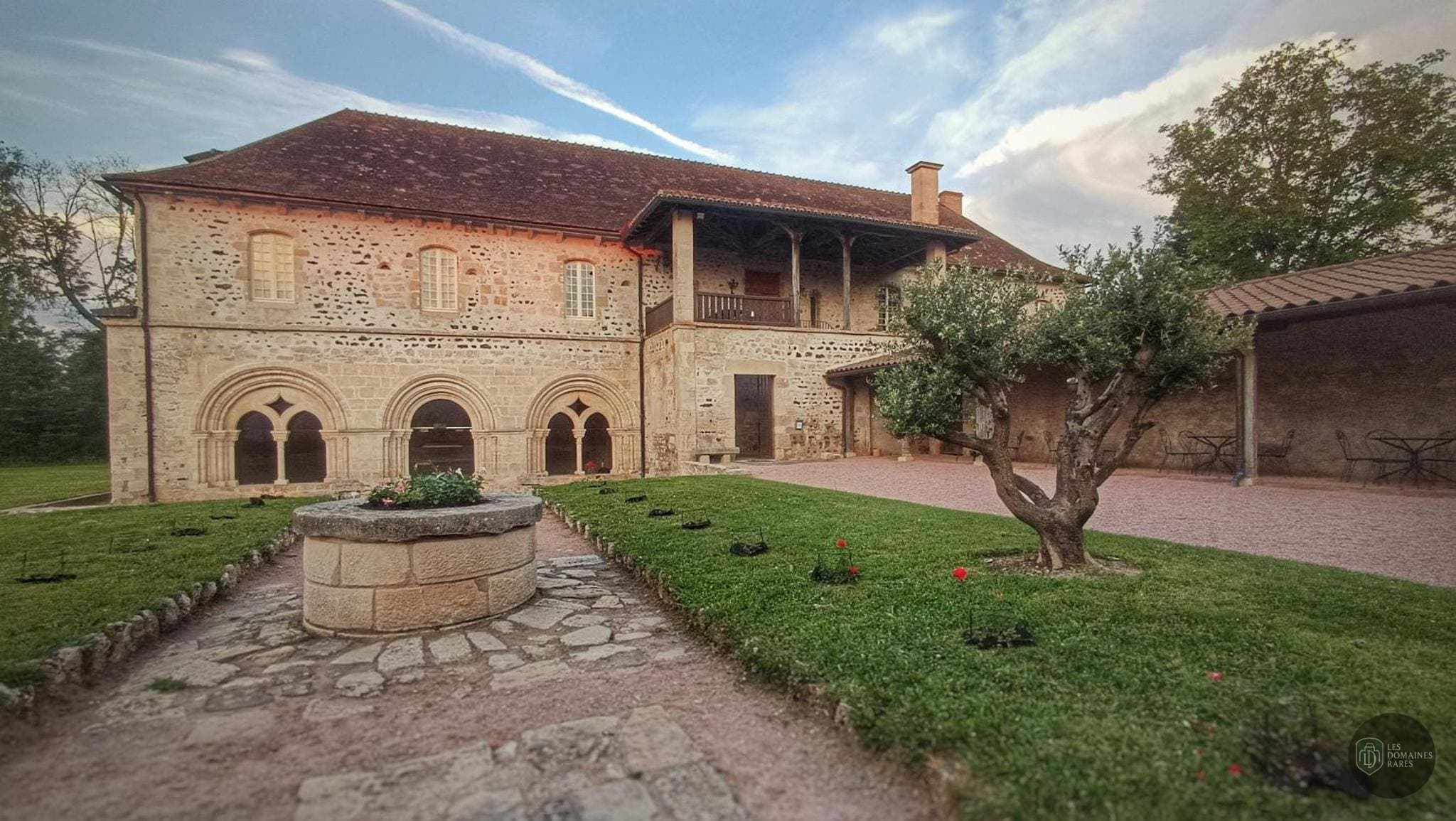 Abbaye Saint Gilbert de Neuffonts