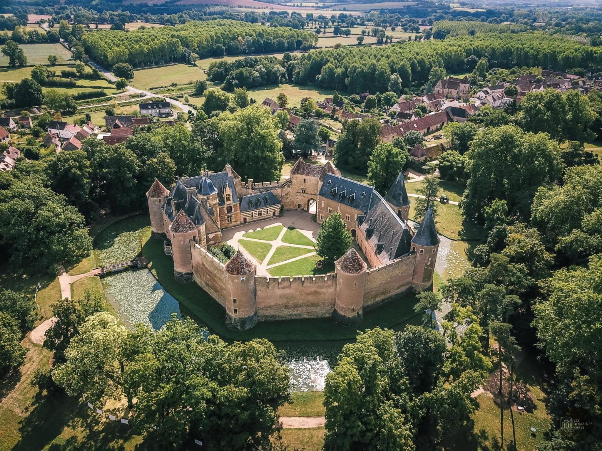 Château d'Ainay-Le-Viel