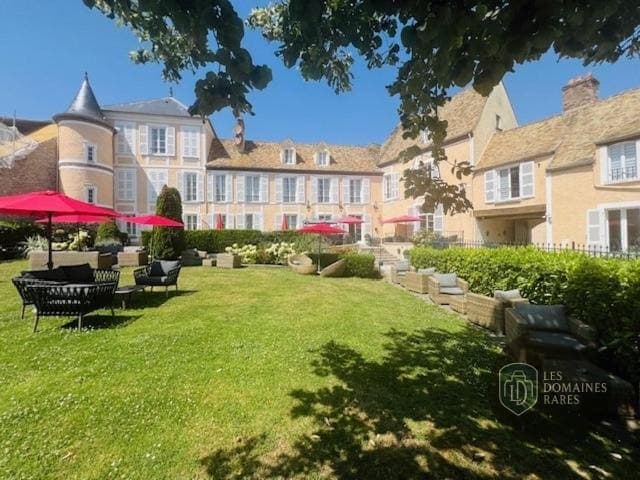 Clos St Eloi, The Originals Relais