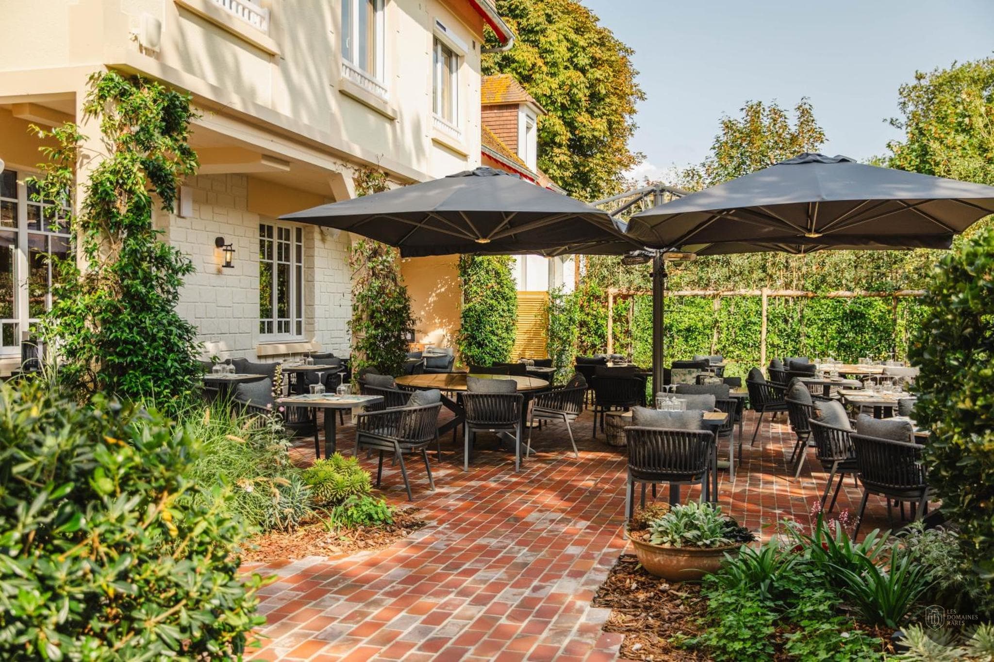 Hôtel Castel Burgond et Le double V restaurant