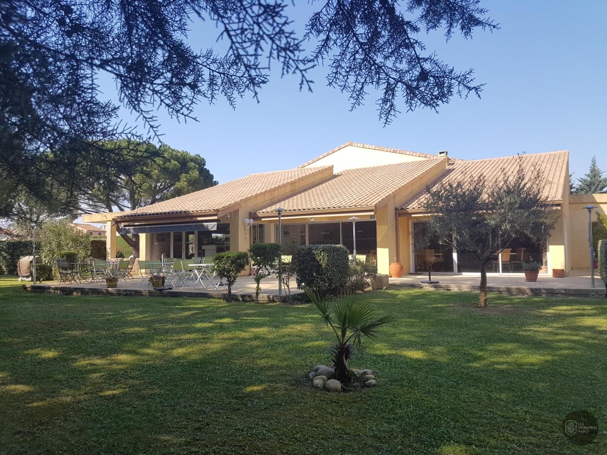 Hôtel Le Néron - Restaurant L'Arbre Bleu