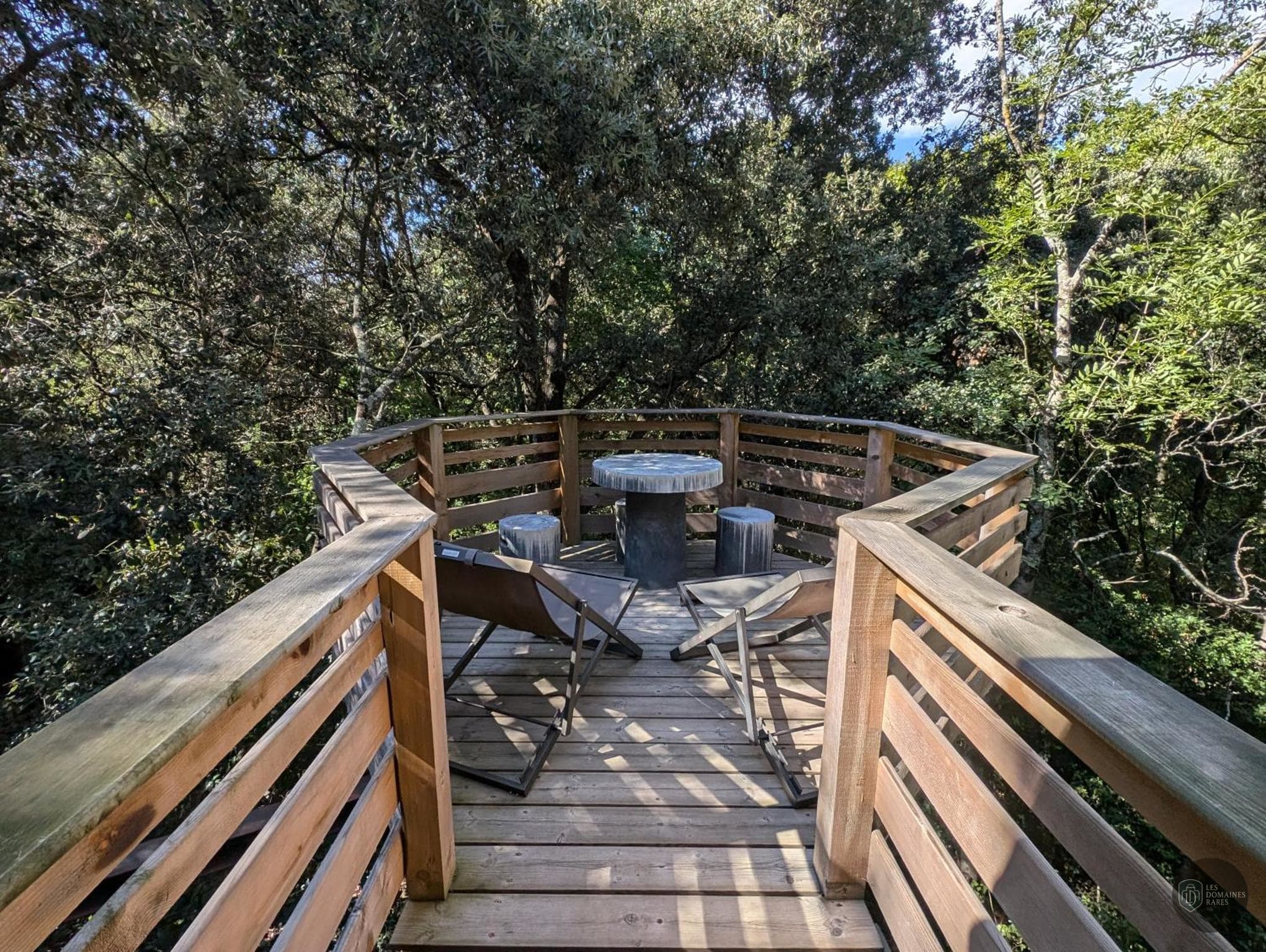 Hôtel les Cabanes dans les Bois