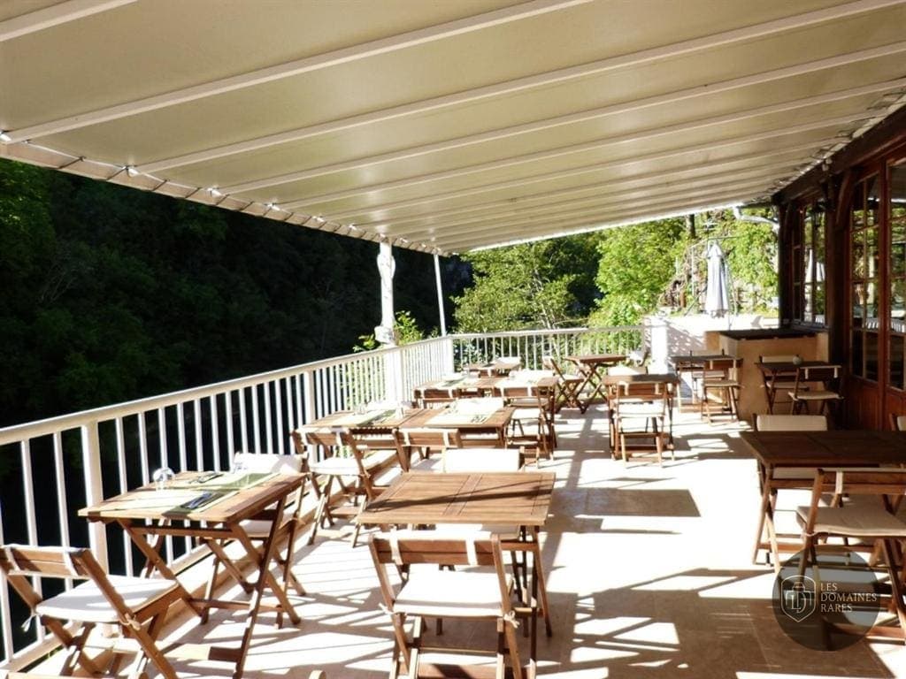 Hôtel restaurant des Grottes