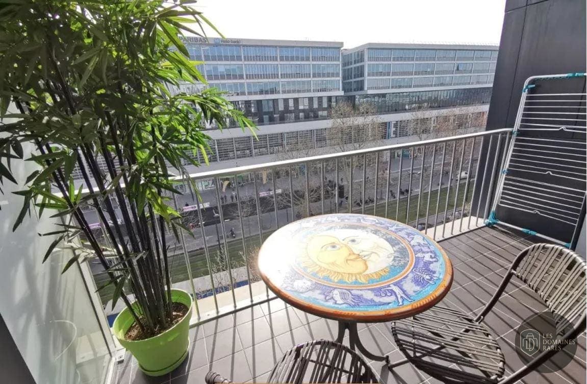 Les Docks De Paris