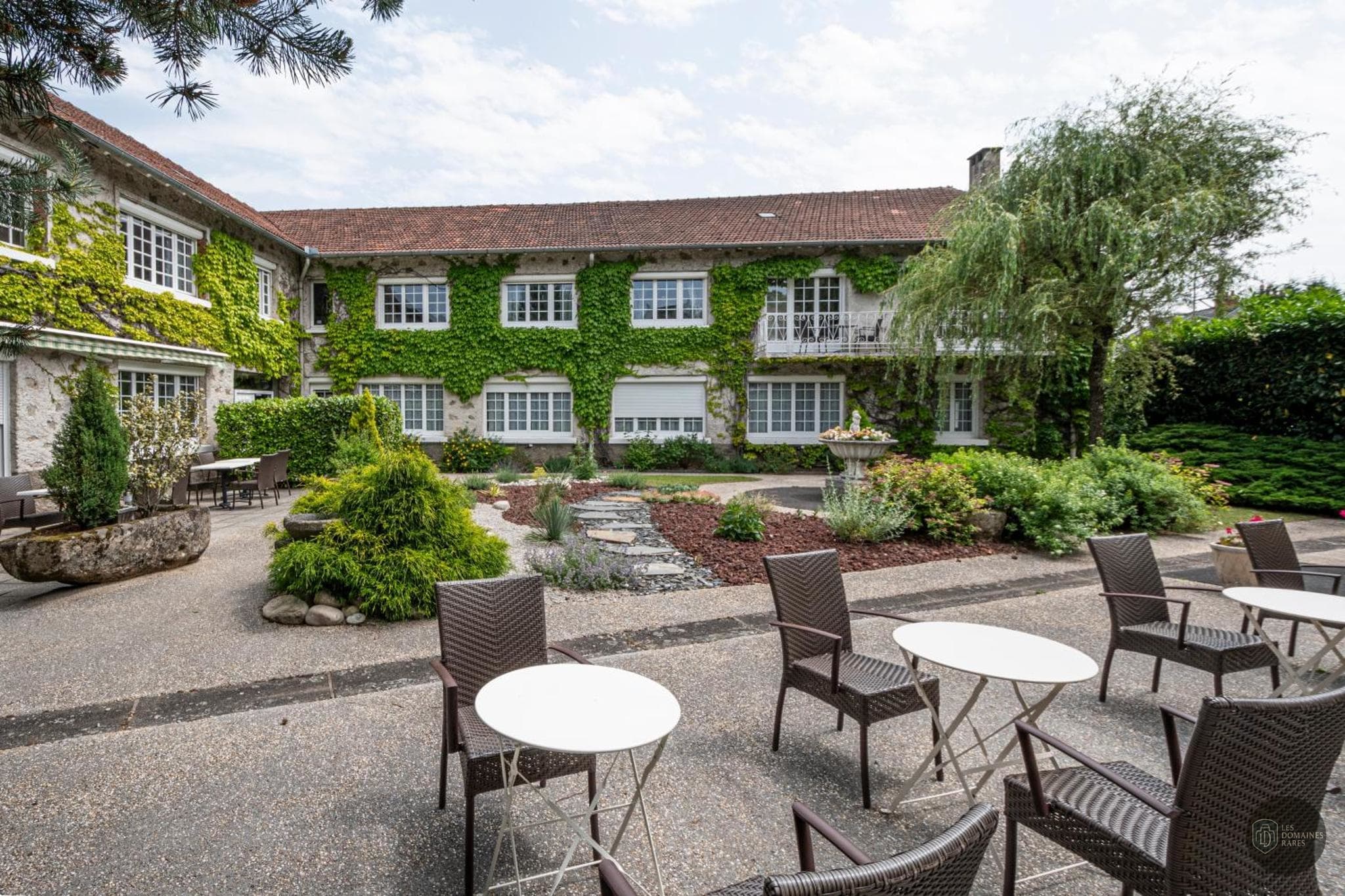 Logis Hôtel La Thomasse