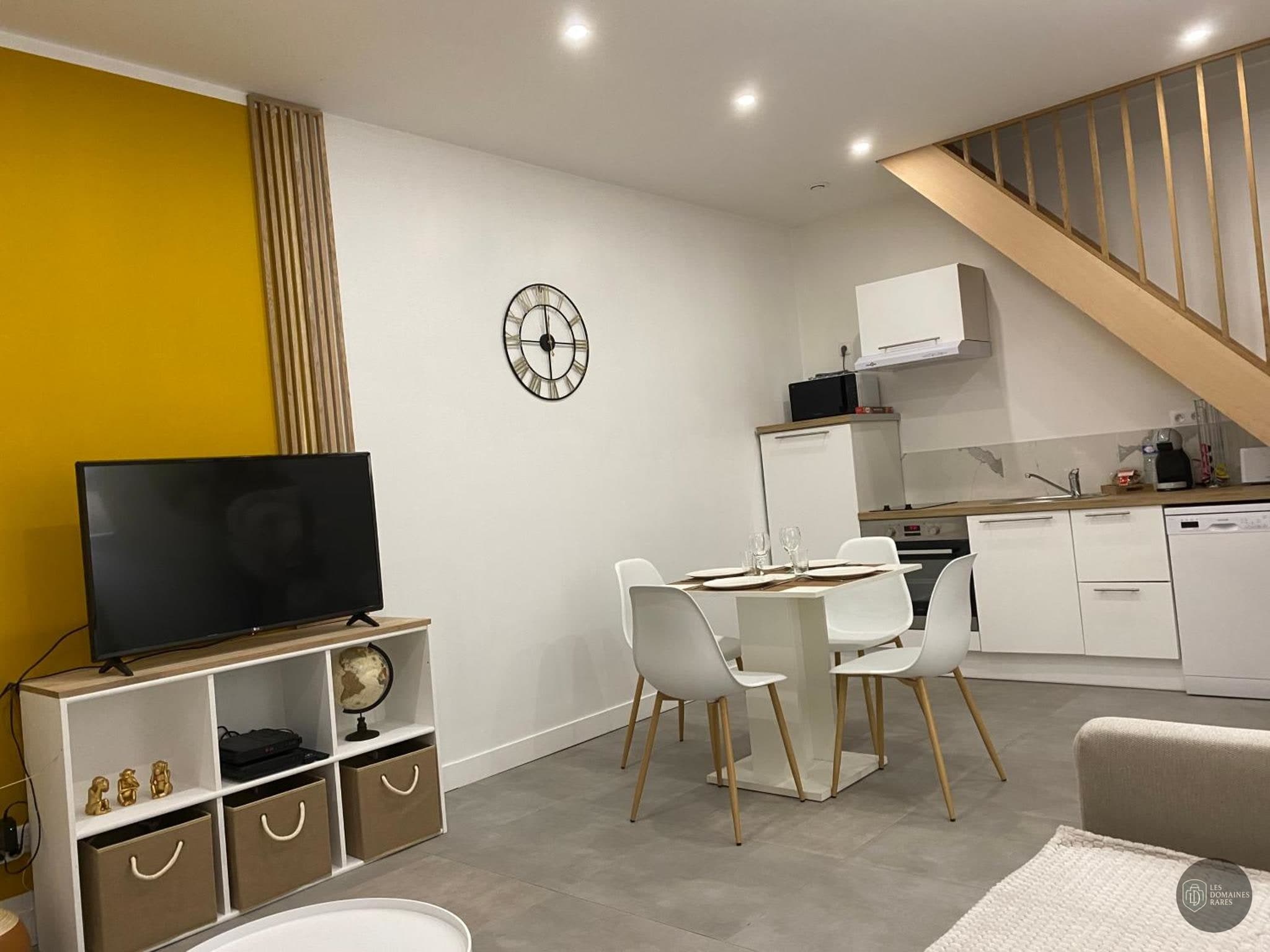 Maison Yellow