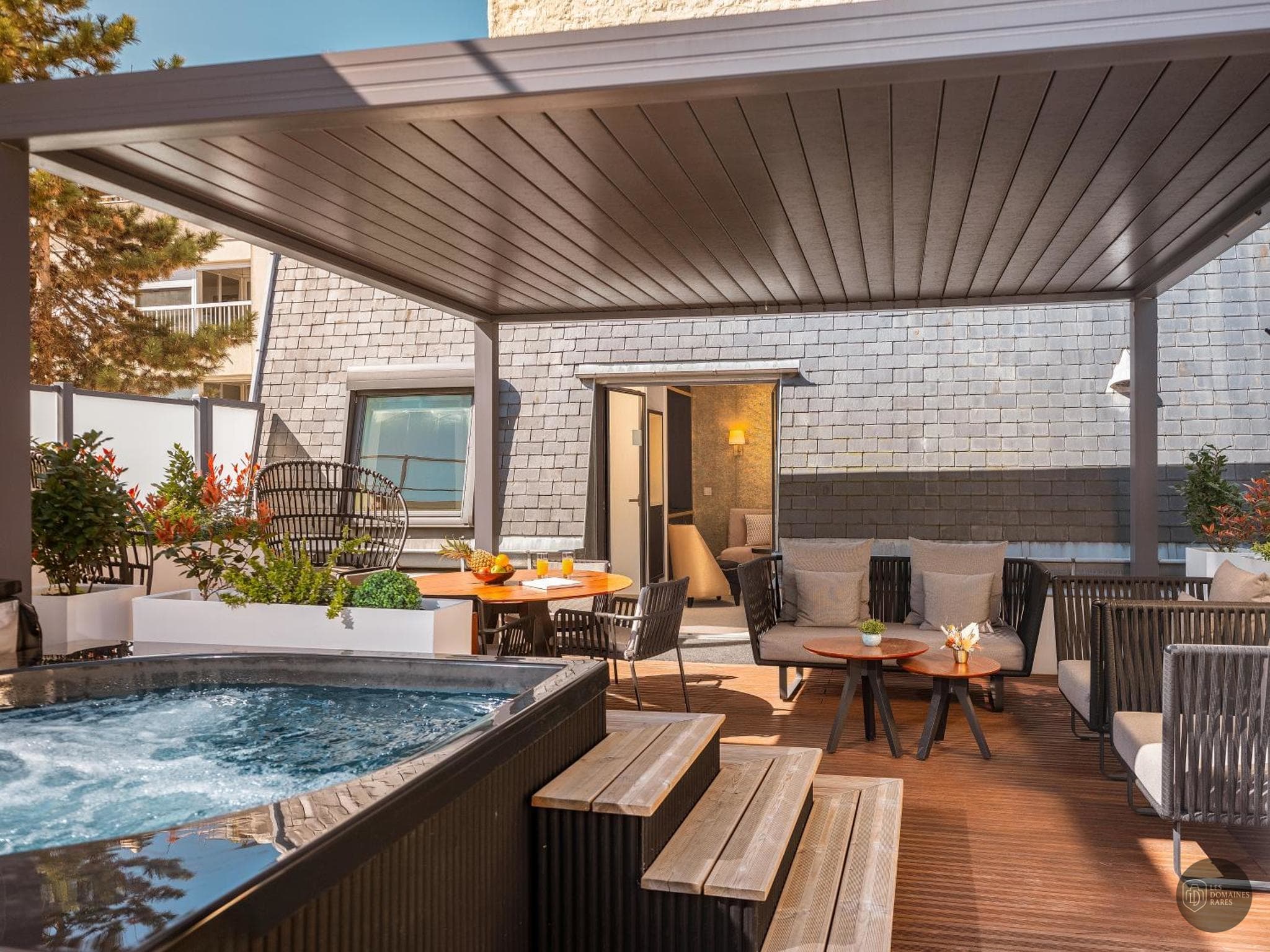 Niepce Paris Curio Collection by Hilton