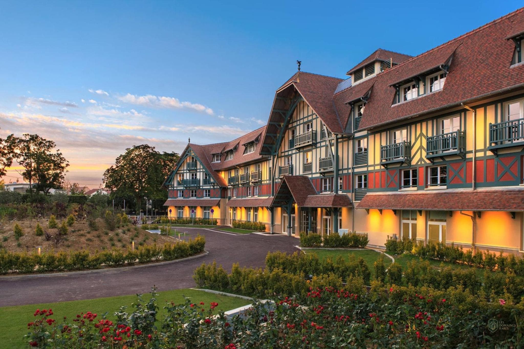 Renaissance Paris Hippodrome de St. Cloud Hotel
